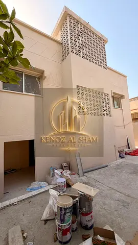 🏡 House for Sale in Sharjah – Al Sabkha Area 📍 Prime location, close to all services✨ Fully maintained and completely renovated