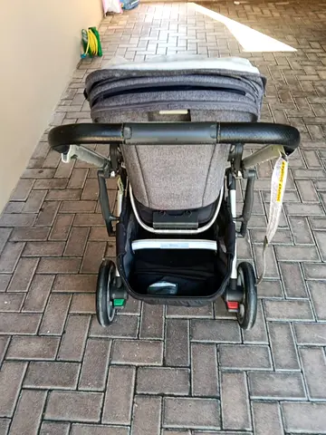 uppababy cruz. Lightweight grey standard stroller in good condition