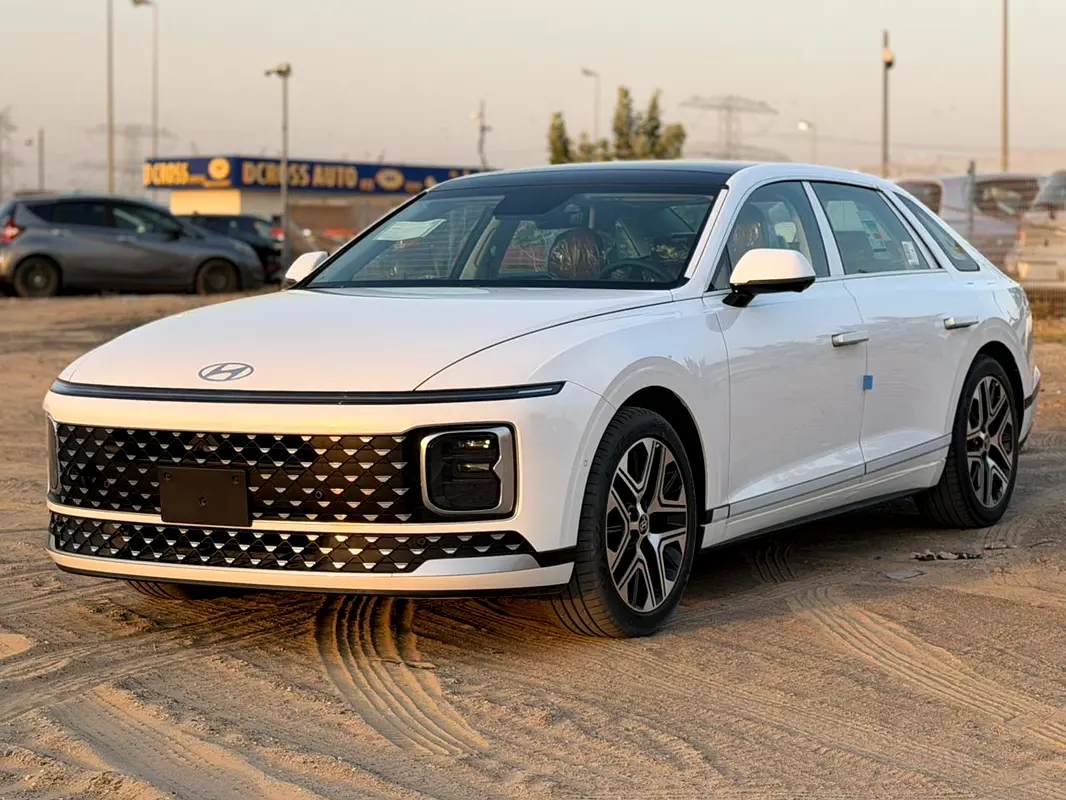 Hyundai Azera 2026 — photo 1 of 15