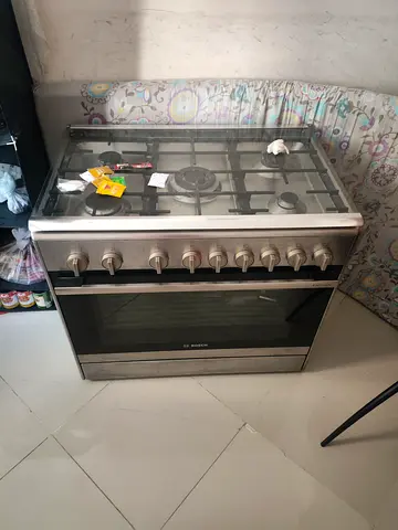 Bosch 5-Burner Gas Cooker with Oven - Good Working Condition