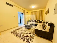 One-bedroom apartment with a balcony, furnished with high-end furniture, at an exclusive price.