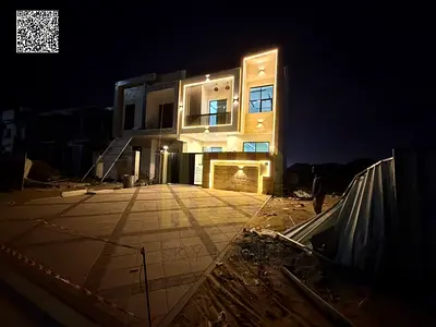 Prime location - Two floors and a roof - Registration included