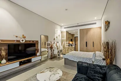 Refined Apartment with Modern Amenities | Vacant