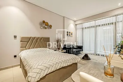 Refined Apartment with Modern Amenities | Vacant
