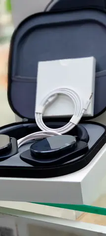 Nothing headphone 1 with travel case and charging cable