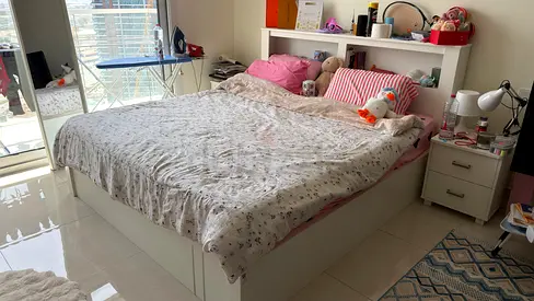 Bed set with mattress