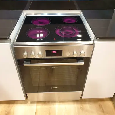 BOSCH New model 4 Hobs full electric ceramic cooker Range size 60cm Exellent Condition