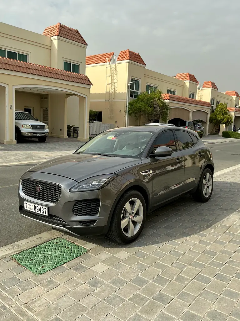 Jaguar E-Pace 2018 — photo 1 of 4