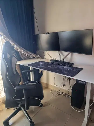 Dual Curved Monitor Gaming/Workstation Setup with Ergonomic Chair