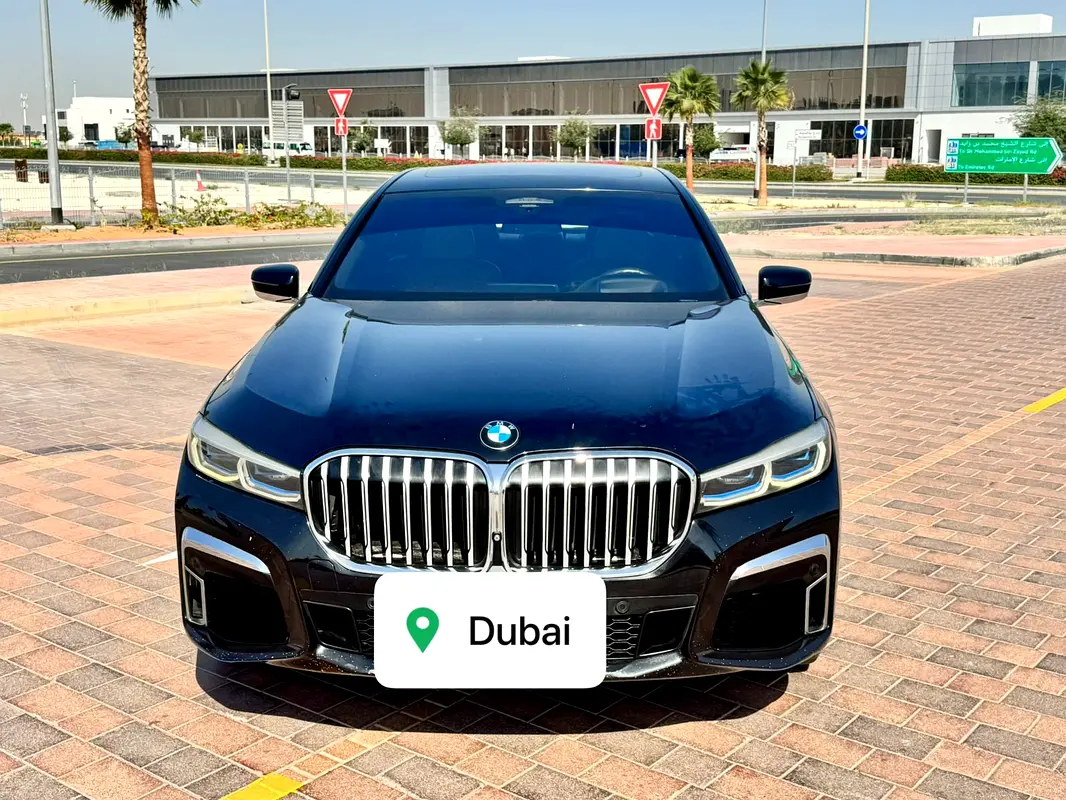 BMW 7-Series 2022 — photo 1 of 11
