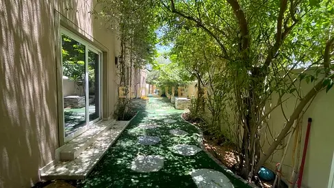 Corner Unit | Park View |Ready To Move |Single Row