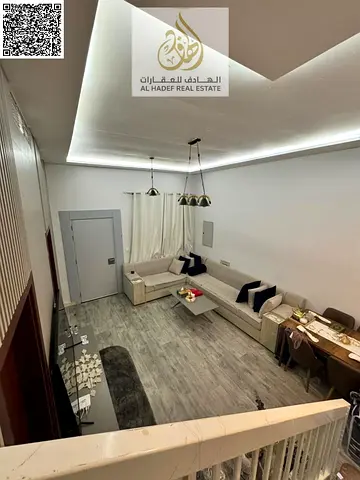 فيلا مفروشة للإيجار السنوي | 3 غرف نوم | تراس كبير | داخل مجمع أب تاون الزاهية | 60,000 درهم