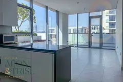 Corner Unit | Fitted Kitchen | Spacious