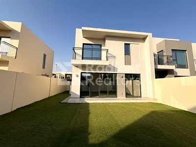 Bright 4 Bedroom Villa | Ready to Move In | Large Layout