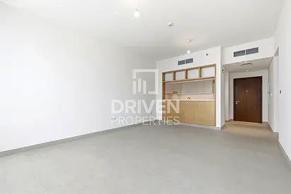 Prestige Unit | Mid Floor | Ready to Move in