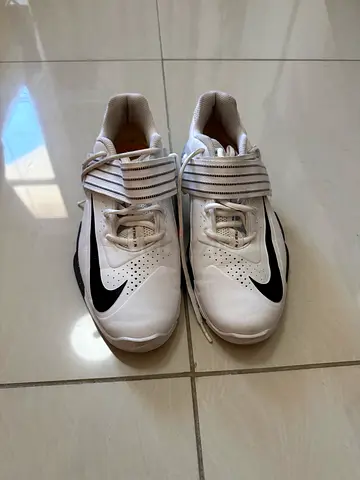 Nike Savaleos - White - US9