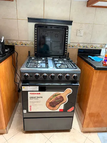 Toshiba Gas Range with Oven - Good Working Condition
