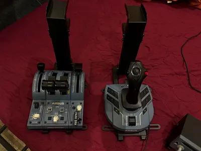 Thrustmaster TCA Captain and table mount ( thrustmaster rudders also for sale)