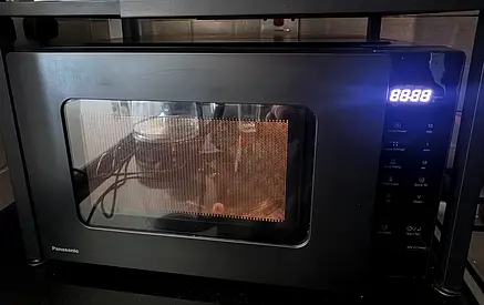 Panasonic 25L Solo Microwave Oven – 900W  Model: NN-ST34NBKPQ