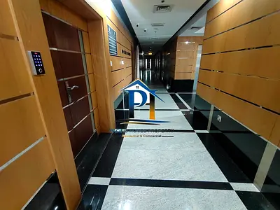 1709 SQFT CHILLER FREE OPEN SPACE OFFICE EXCELLENT FINISHING AT PRIME LOCATION IN CHEEP PRICE 165K.