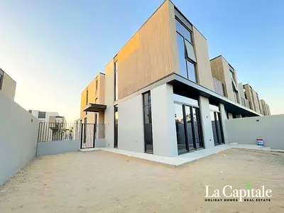 CORNER | READY TO MOVE | CLOSE TO POOL AND PARK