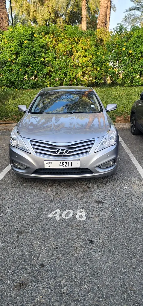 Hyundai Azera 2012 — photo 1 of 11