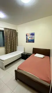 2 Bedspace in Standard Room | For Ladies only |  Near DMCC Metro and Marina Mall