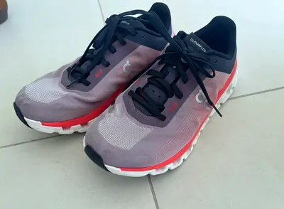 On woman Sneaker almost new