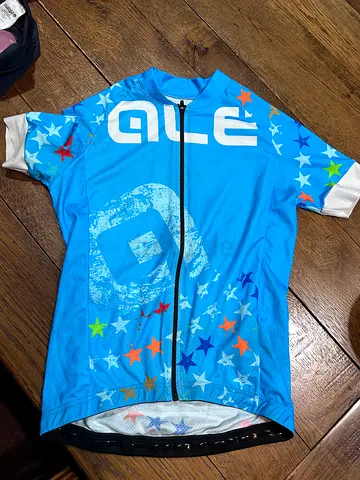 Junior cycling jersey. Small size