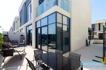 Danah Bay - Brand New 2 Bedroom Townhouse - Fully Furnished