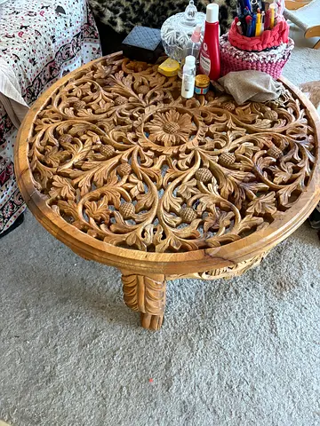 Hand-carved Solid Wood Round Coffee Table – Intricate Floral Design