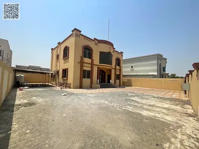 Luxury Villa / Prime Location / Master Bedroom