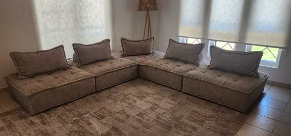 Sofa in good condition - neutral beige, 6-seater with rug