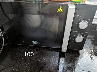 Black  Decker Microwave Oven - Used, Working