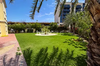 Huge Corner Plot | Landscaped Garden | 2 Bed Villa