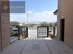 3BR Family Townhouse with Private Backyard | Seih