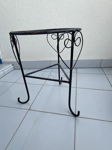 Iron plant stand
