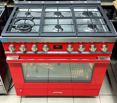 Red Smeg 90cm Gas Range Cooker with Oven - Excellent Condition