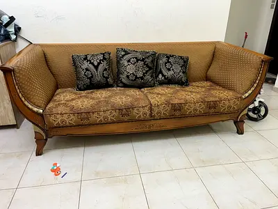 Classic Wooden Frame 3-Seater Sofa with Cushions