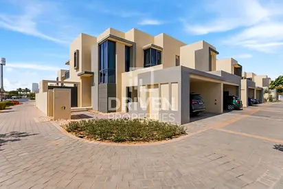 Spacious and Flexible Cheques with Maids Room