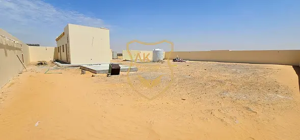 أرض صناعية للإيجار | 14,000 قدم مربع