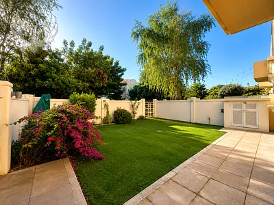 Prime Location | Parkway Strip | Vacant TH2