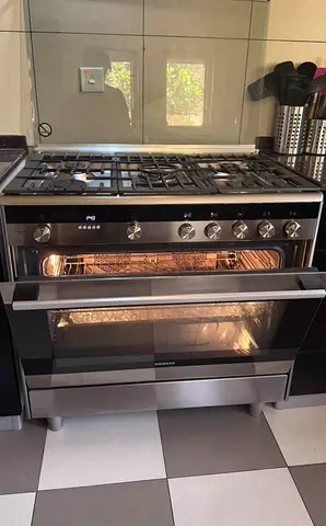 Siemens iq700 model 5 Burner top gas oven electric cooker Range size 90cm