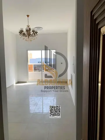 🏡 شقة غرفتين وصالة للإيجار السنوي – الجرف الصناعية 3، عجمان ✨ فرصة مميزة للسكن العائلي في شقة جديدة بالكامل بتشطيب فندقي راقٍ، تقع في موقع حيوي بمنطق