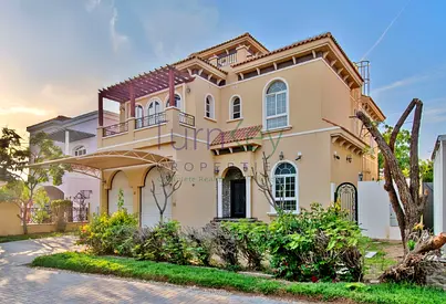 Elegant 6-Bedroom Customized | Prime Plot