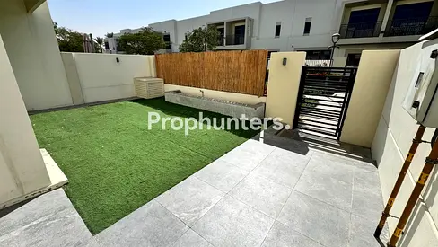 With Appliance | Close to the Pool | Ready to Move