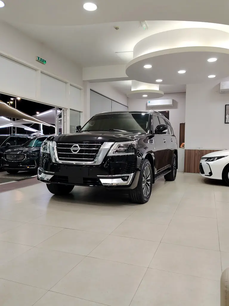 Nissan Patrol 2021 — photo 1 of 19