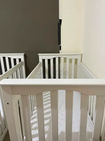 POTTERY BARN KIDS KENDALL CRIB