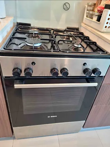 BOSCH 4 burner full gas cooker Range size 60cm