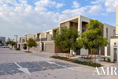 Beautifully Landscaped with Kitchen Appliances
